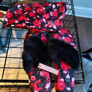 Victoria secret brand new slippers small